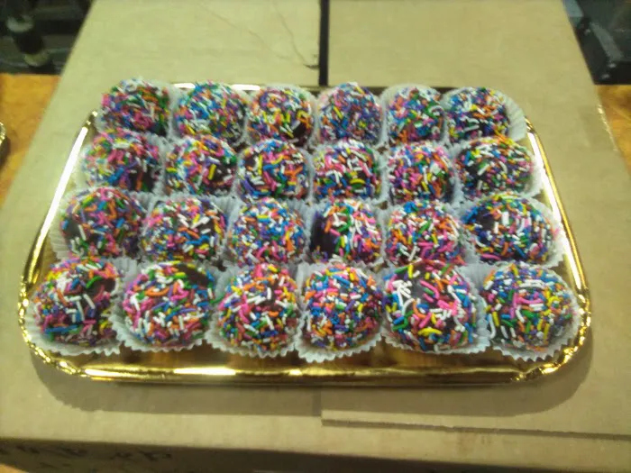 Kiryas Joel Famous Bakery Picture 5