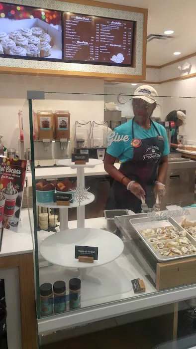 Cinnabon Picture 7