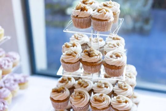 Sweetness and Honey Bakery