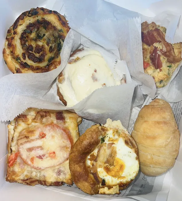 BouNom Café & Bakery Picture 1