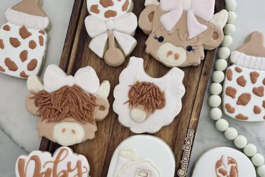 Elizabethu2019s Custom Bakes