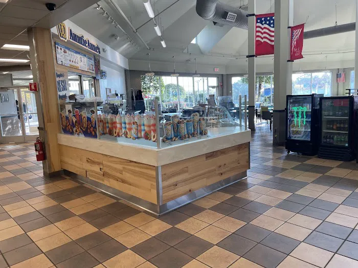 Auntie Anne's Picture 9