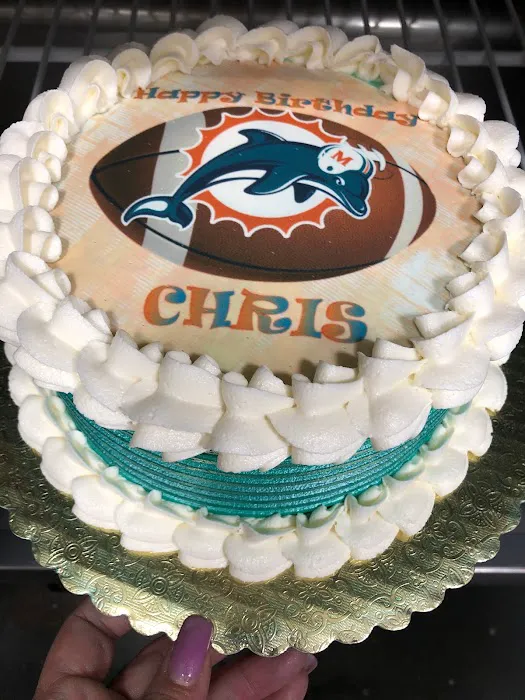 LaLima's Bakery Picture 3