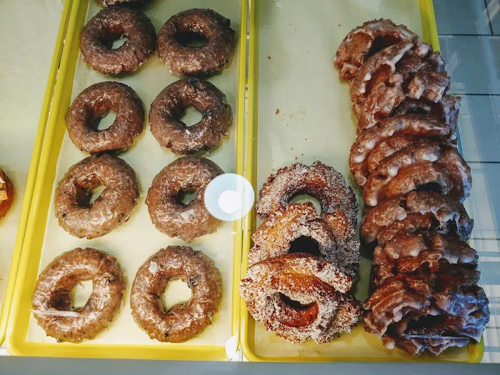 Dave’s Daylight Donuts Picture 10