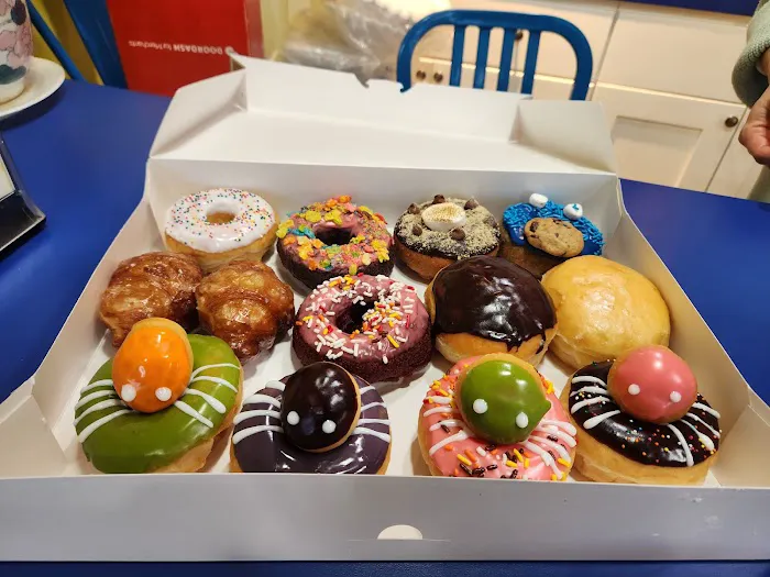 Dave’s Daylight Donuts Picture 3