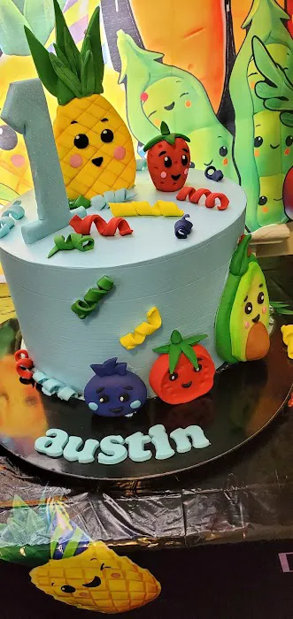 Luna Cakes Picture 10