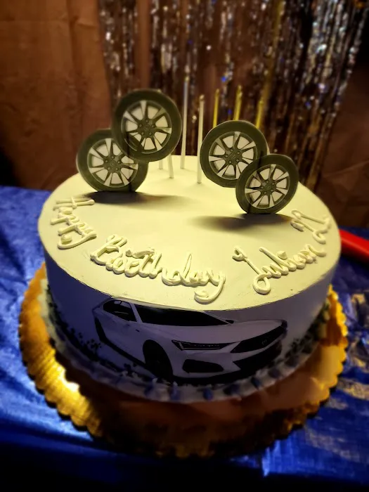 Luna Cakes Picture 1