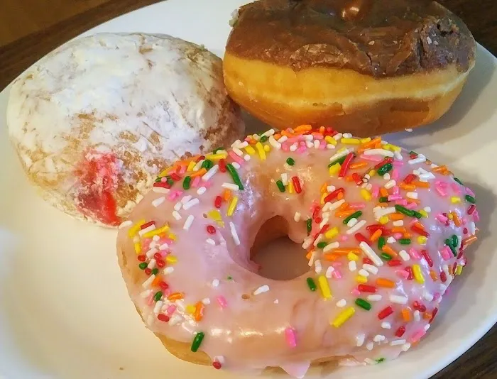 Luke’s Donut & Grill Picture 3
