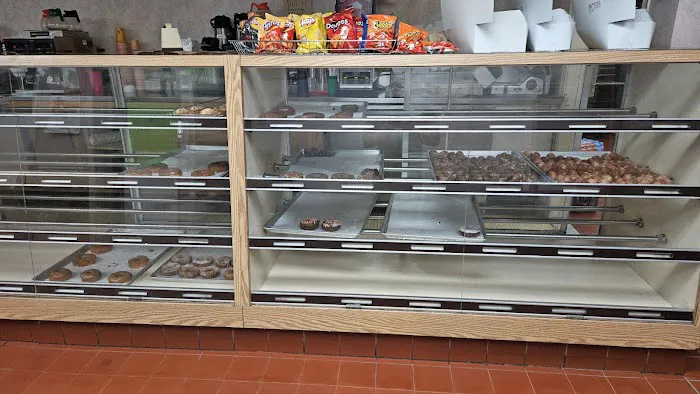 Luke’s Donut & Grill Picture 10