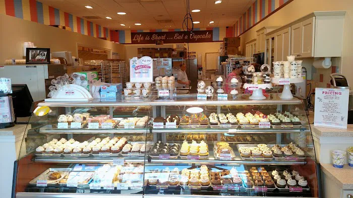 Cupcake Charlie's Picture 1