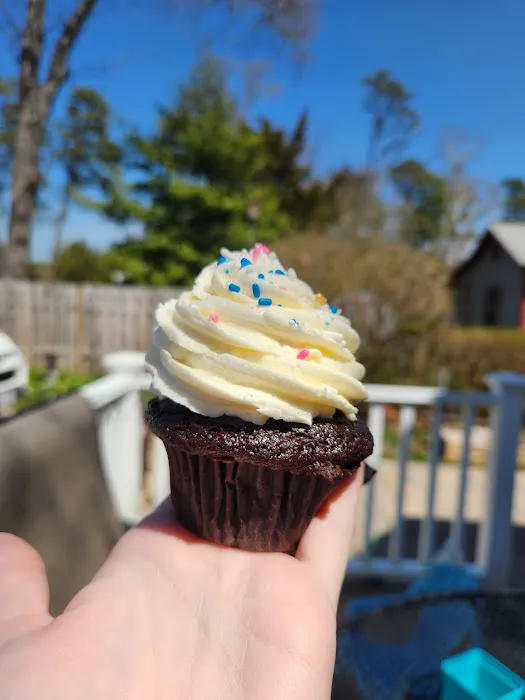 Cupcake Charlie's Picture 9