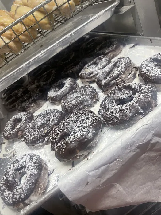 Sweet Kneads Bake Truck Picture 4