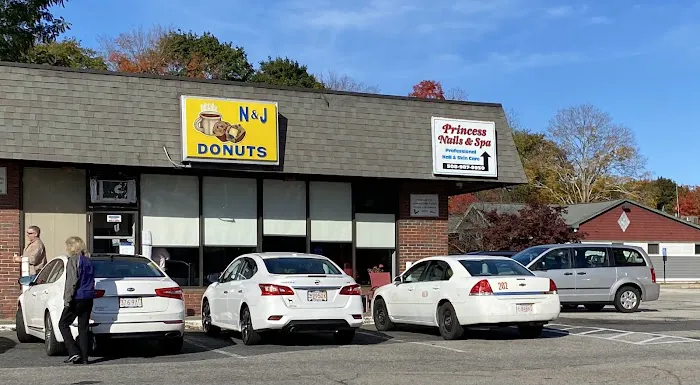 N and J Donuts Picture 3