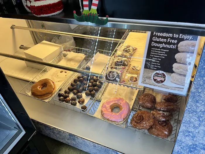 N and J Donuts Picture 5