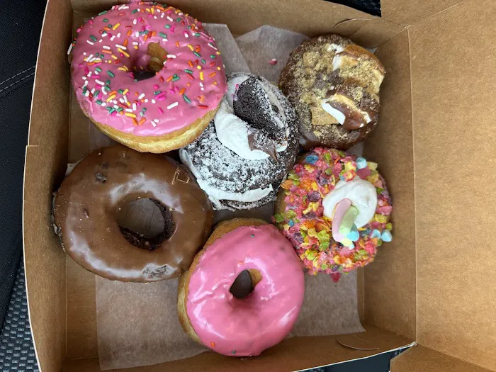 N and J Donuts Picture 7