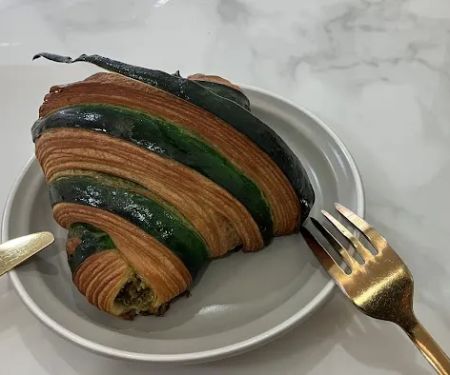 Mister Croissant Bakery & Cafe