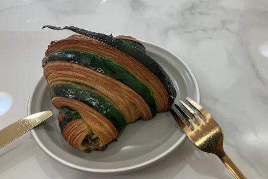 Mister Croissant Bakery & Cafe