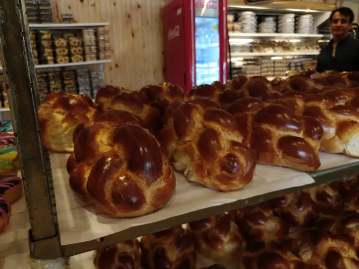 Gombo's Heimishe Bakery Picture 6