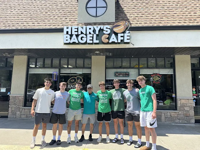 Henry's Bagel Cafe Picture 7