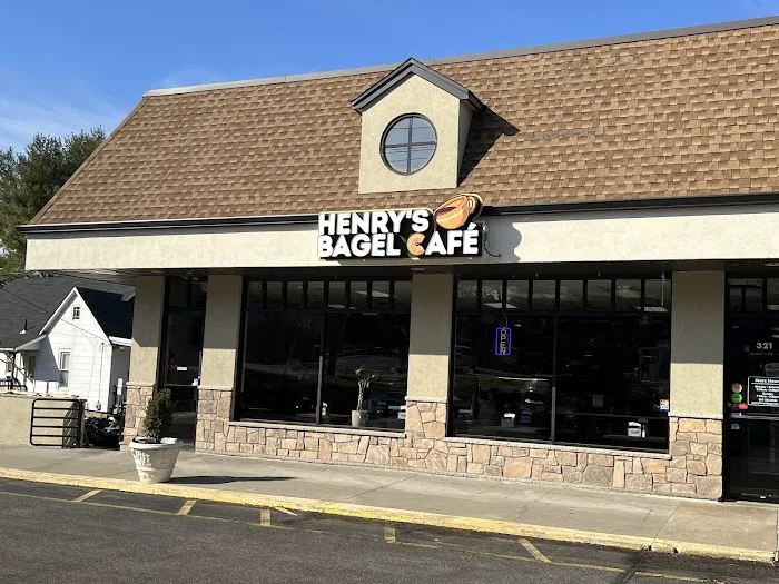 Henry's Bagel Cafe Picture 5