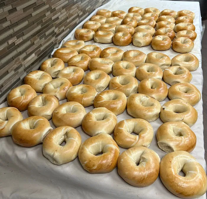 Henry's Bagel Cafe Picture 9