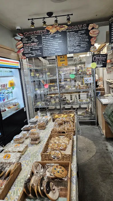 Ronnie's Hot Bagels Hillsdale Picture 8