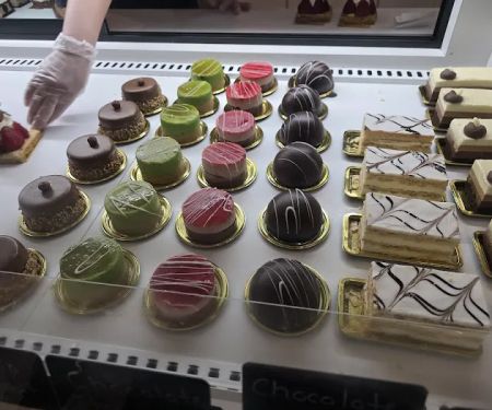Le Carré Café & Pâtisserie