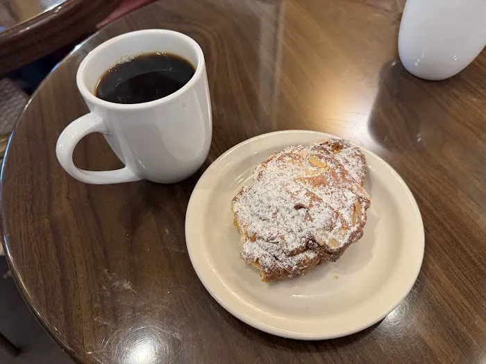 Patisserie Lenox Picture 1