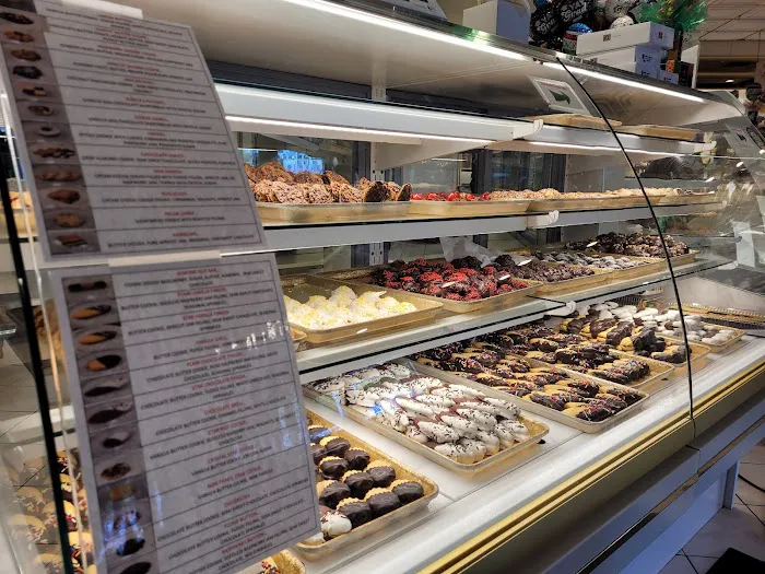 Deising's Bakery & Restaurant Picture 3