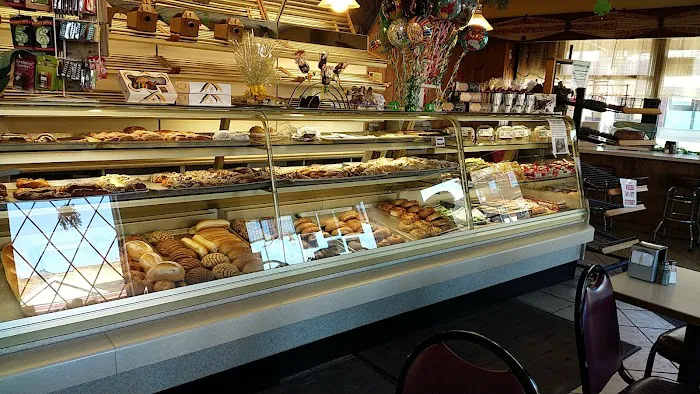 Deising's Bakery & Restaurant Picture 4