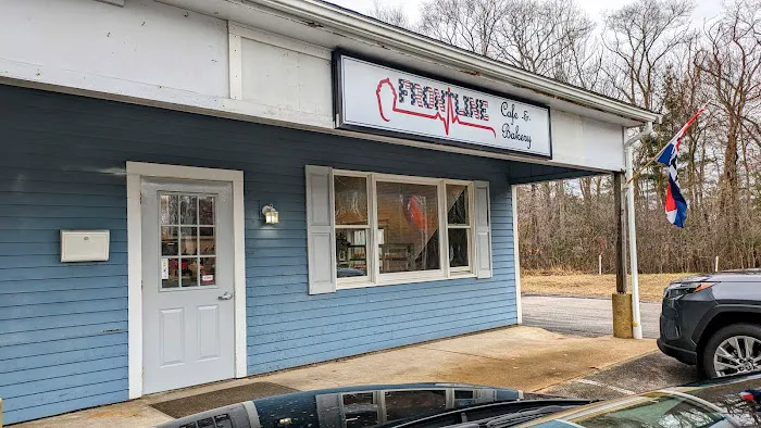 Frontline Cafe and Bakery Picture 5