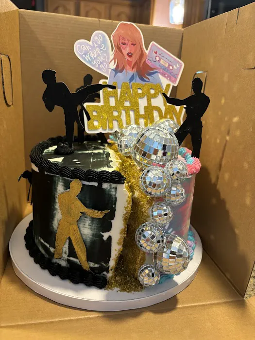 Frontline Cafe and Bakery Picture 6