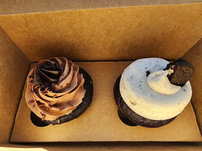 Cupcake Charlie's Picture 2
