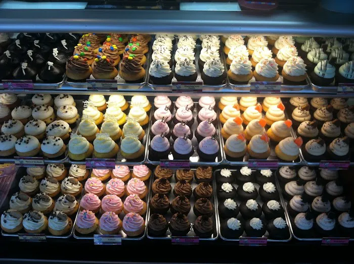 Cupcake Charlie's Picture 4