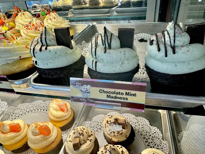 Cupcake Charlie's Picture 5