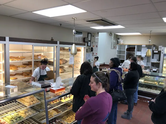Guarino's Pastry Shop Picture 2