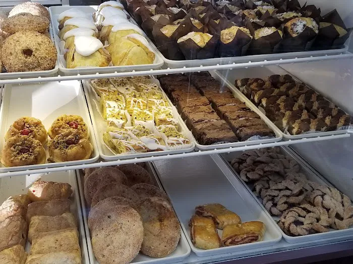 Guarino's Pastry Shop Picture 10