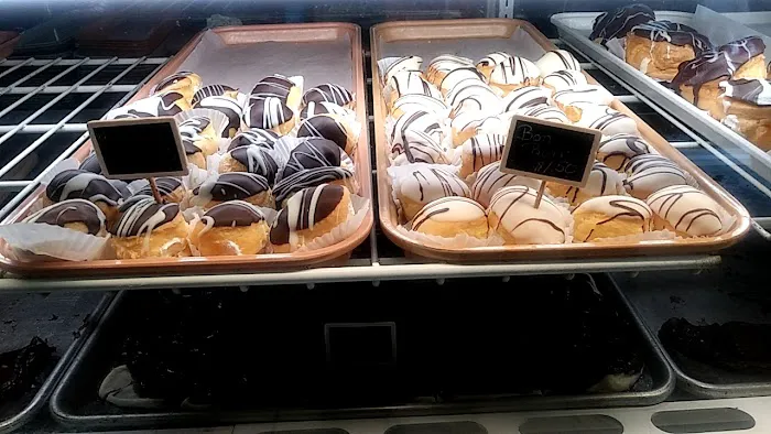Giovanni's Italian Bakery and Deli Picture 3