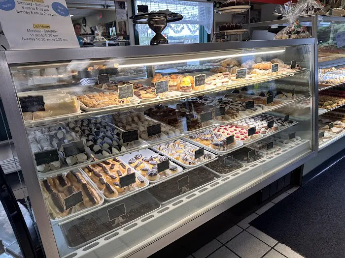 Giovanni's Italian Bakery and Deli Picture 9