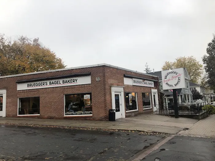 Bruegger's Bagels Picture 7