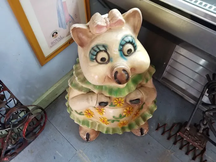 Floyd & Bobo's Bakery and Snack Palace Picture 5