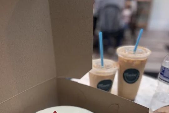 Maxineu2019s Bakeshop