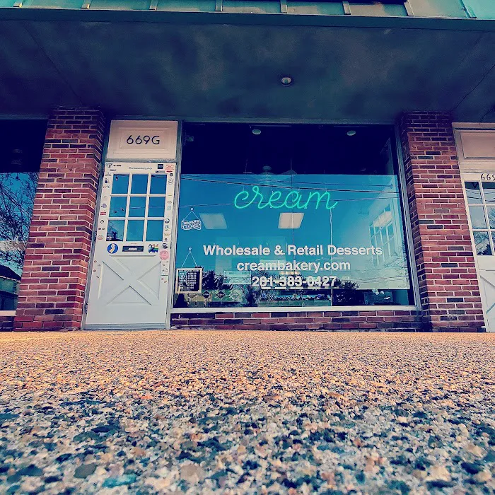 Despina's Cream Bakery Picture 2