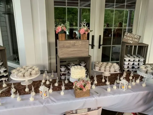 Linda's Pastries Picture 5