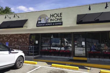 Hole In One Donuts and Coffee Rockland Picture 10