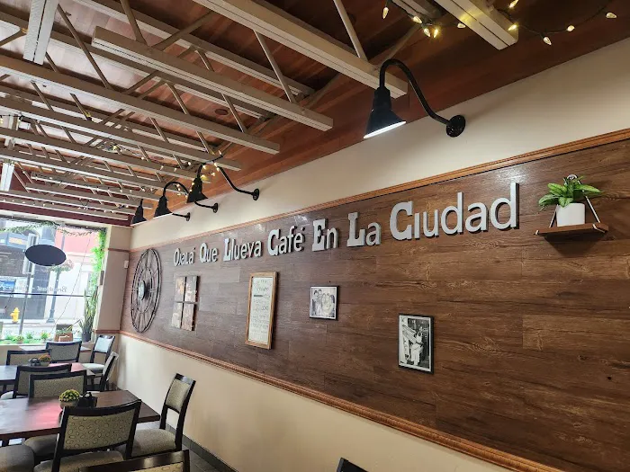 La Central Bakery & Cafe Picture 4