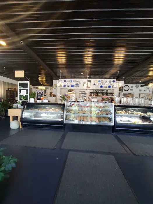 The Fifth Tier Baking Studio and Coffeehouse Picture 4