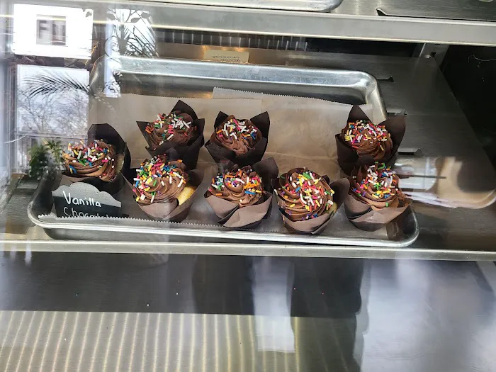 The Fifth Tier Baking Studio and Coffeehouse Picture 5