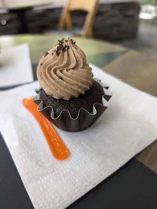 Peace, Love & Cupcakes Picture 5