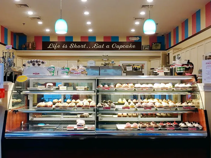 Cupcake Charlie's Picture 6